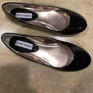 Steve Madden black patent ballet flats 7.5
